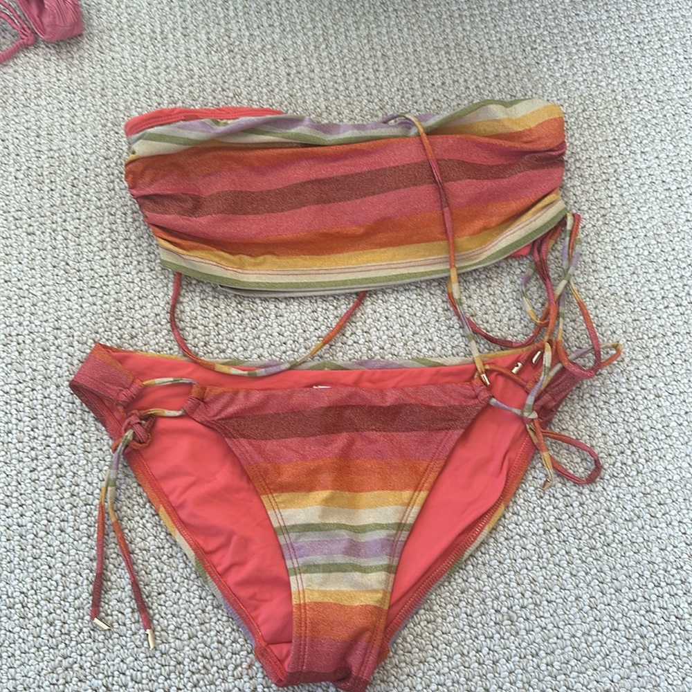 Robin piccone bikini
